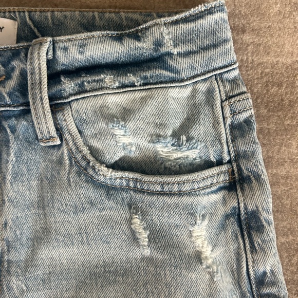 FLYING MONKEY
Exclusive Girls - High Rise Stretch Cuffed Short Size 16 - Picture 4 of 12